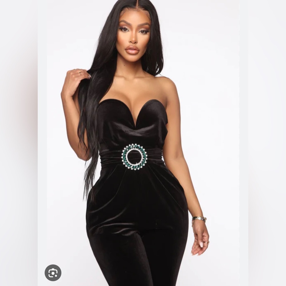 • Dance With Somebody Velvet Jumpsuit - Black
